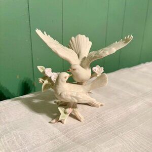 Vintage 1991 Lenox LOVE'S PROMISE Doves and Roses Porcelain Bird Figurine